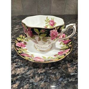 Queen Anne Fine Bone China Black Magic Rose Tea Cup and Saucer Set‎ England